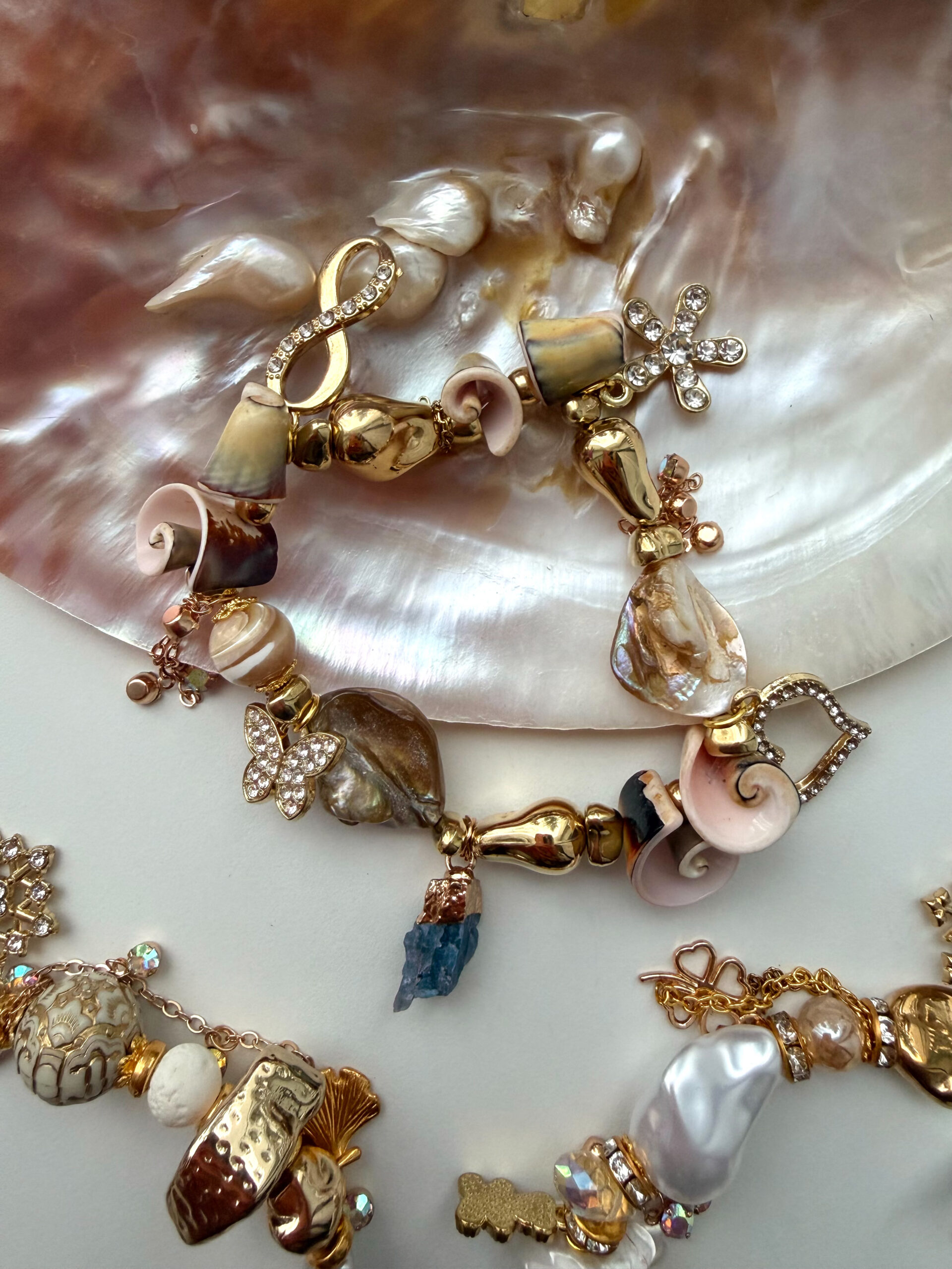 7AD6C4CD-6FDF-4E2B-87BF-A01BC67BE277